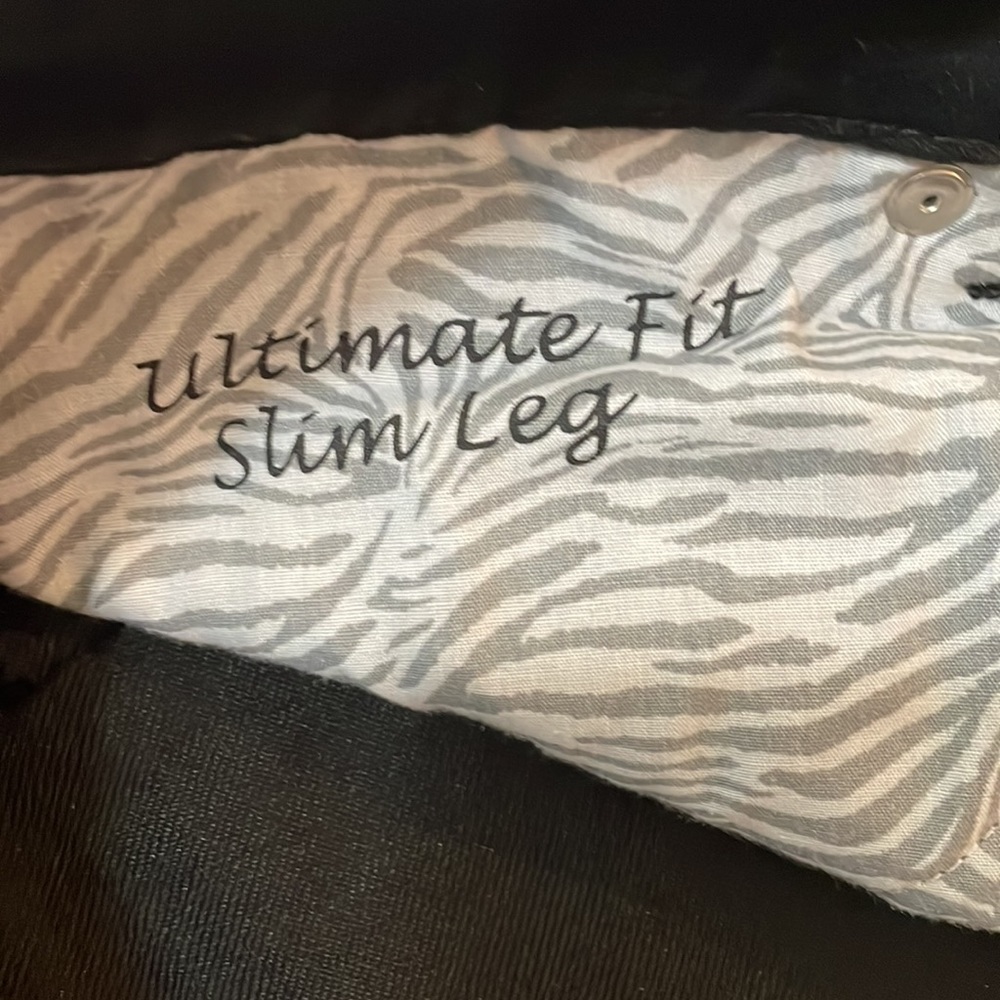 Chico’s‎ size 4.5, platinum denim, black, ultimate fit slim leg - Picture 3 of 5